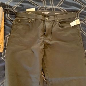 Banana Republic Traveler Pants Slim Fit 36x34 NWOT never worn